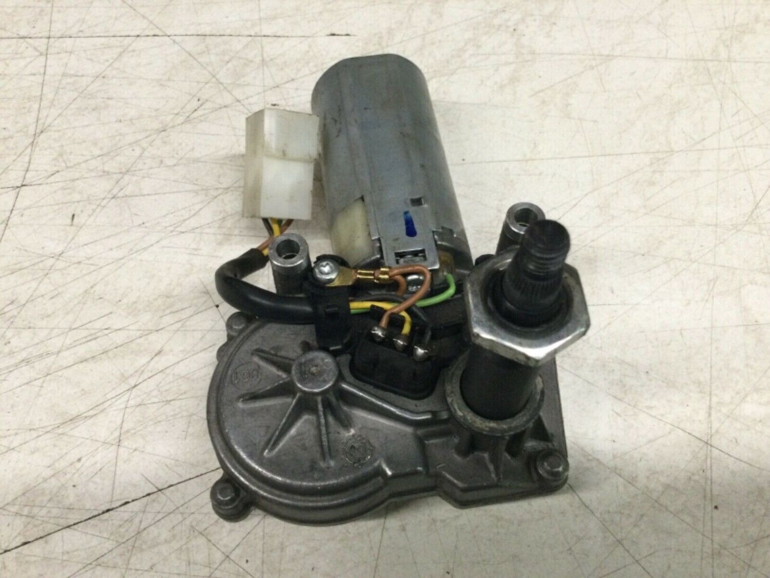 ///**G Klasse Mercedes G Modell Heckwischermotor Wischermotor 12 Volt G Klasse 463 Rear wiper