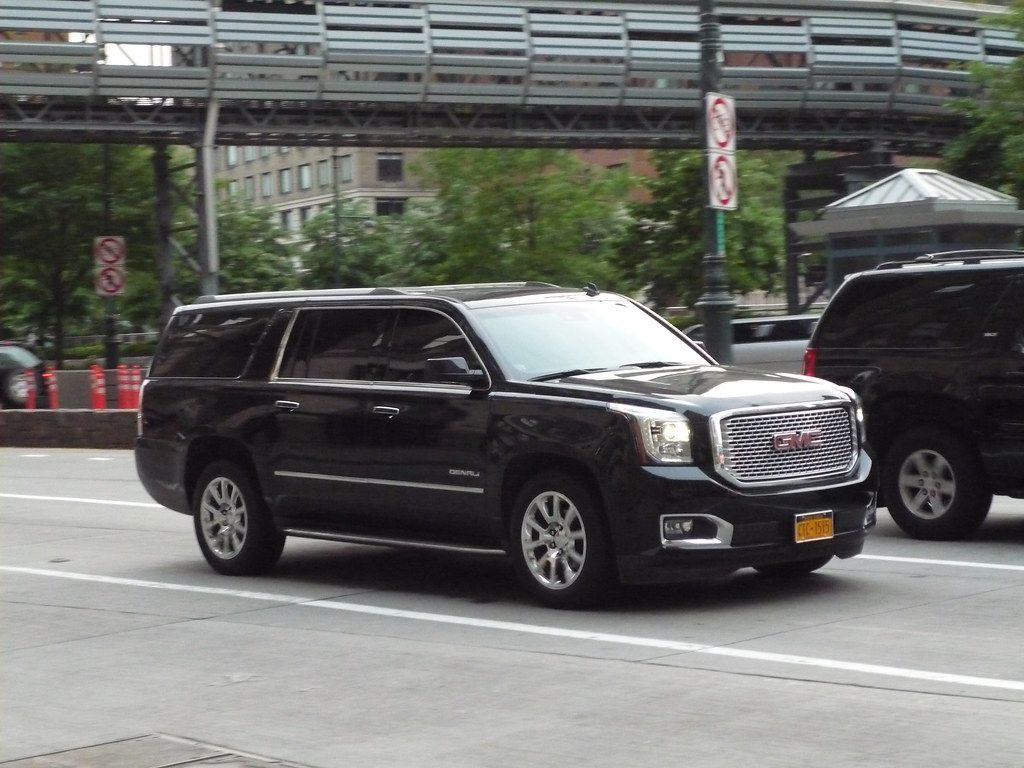 2016+ GMC Yukon