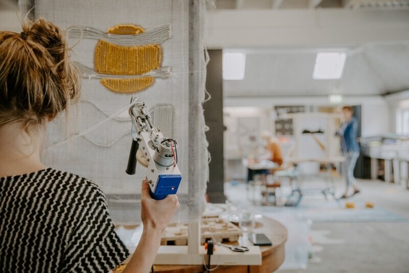 WORKSHOP tuften voor ouder en kind . zondag 7 juni van 9.00 tot 12.00 uur (prijs is per duo)