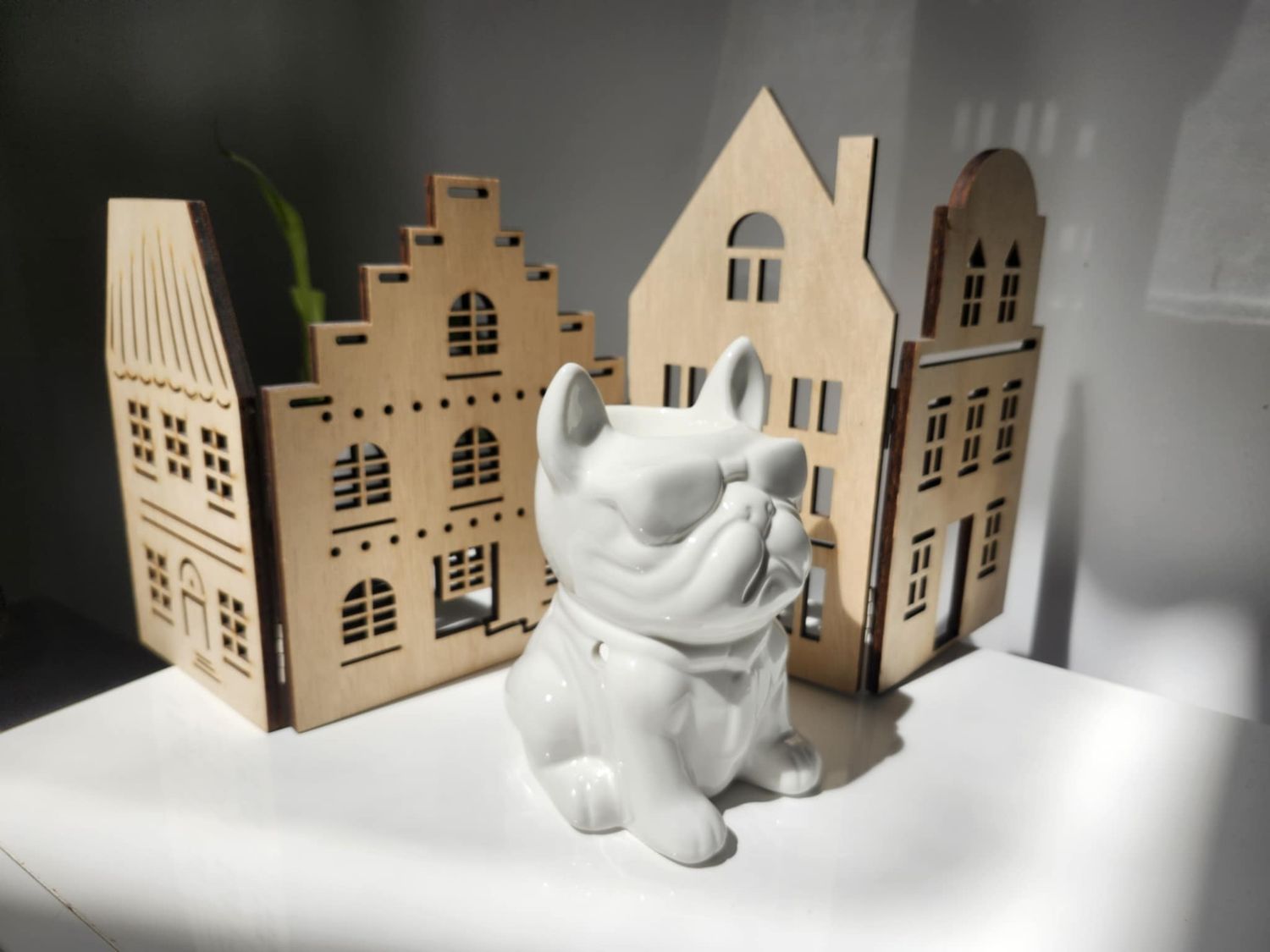 Brûle-parfum bulldog blanc