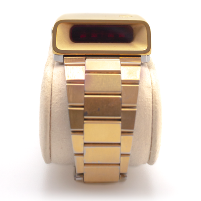 GIRARD PERREGAUX Casquette 9931 PF ​LED Digital Yellow Gold Electroplate Vintage 1976