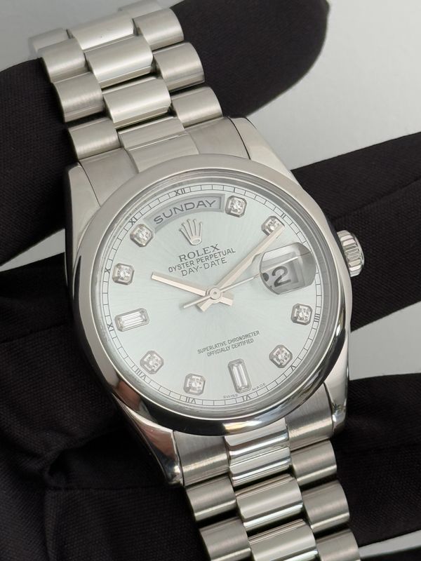 ROLEX 118206 Day-Date 36mm President Platinum Glacier Blue Diamond Dial Factory 2005 FULL SET