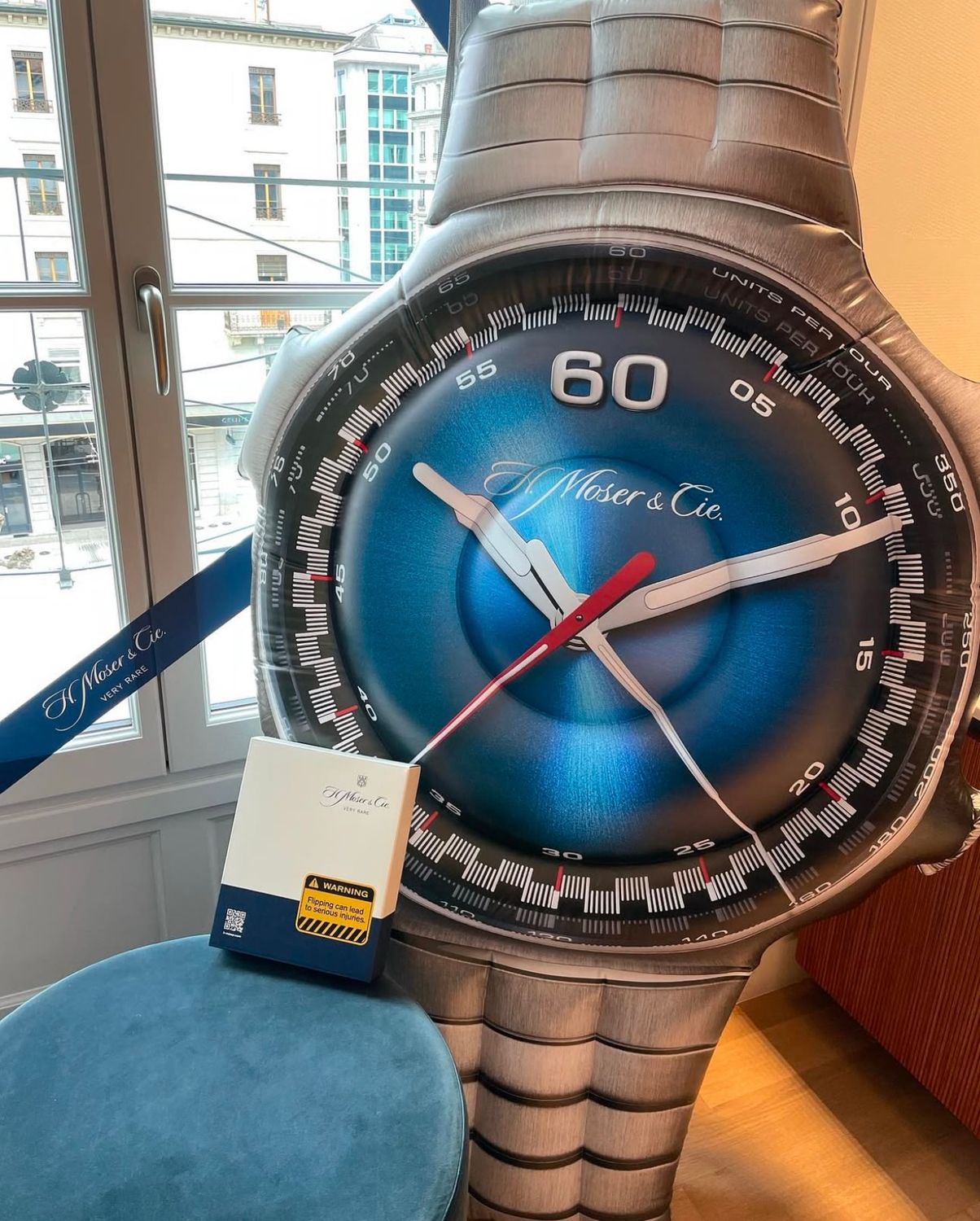 H. MOSER &amp; CIE. Streamliner Flyback Chronograph 6902-1201 Pool Summer Float Inflatable 2023