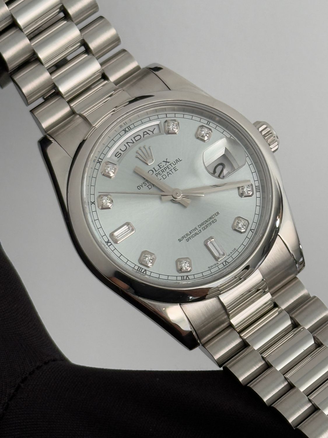 ROLEX 118206 Day-Date 36mm President Platinum Glacier Blue Diamond Dial Factory 2005 FULL SET