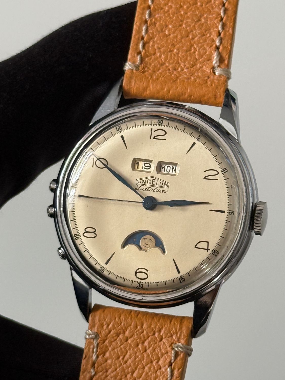 ​ANGELUS Datoluxe Day-Date Moonphase Calendar Stainless Steel Silver Dial Patina 256 Manual 34.5mm Vintage 1948