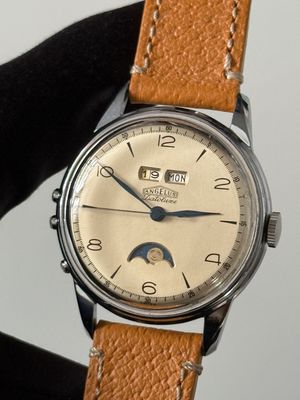 ANGELUS Datoluxe Day-Date Moonphase Calendar Stainless Steel Silver Dial Patina 256 Manual 34.5mm Vintage 1948