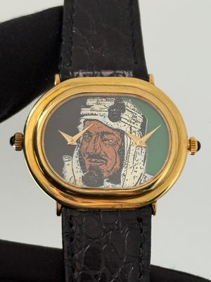 ​DELANEAU Dual Time 1657 King Faisal bin Abdulaziz Al Saud Saudi Arabia Black Onyx Green Agate Stone Dial Painted Portrait 18k Yellow Gold Manual 33mm 1974