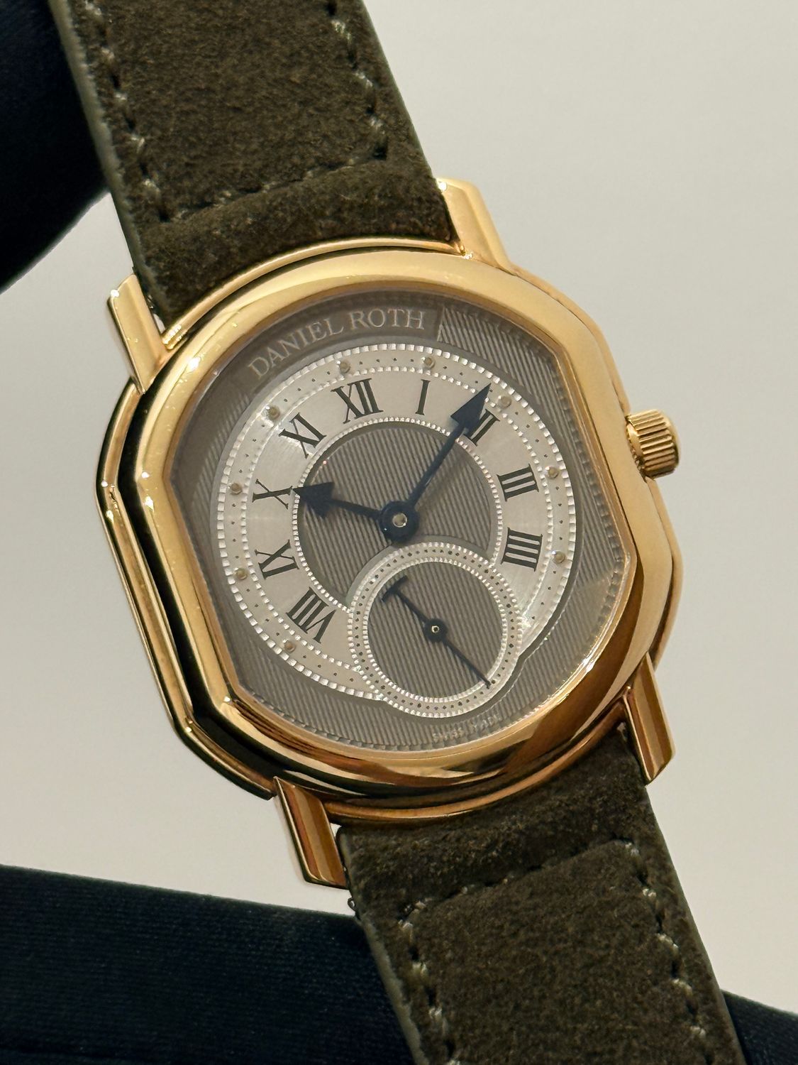 ​DANIEL ROTH 207J Small Seconds 207 J 40 011 CN BA Ellipsocurvex Roman 18k Yellow Gold 35mm Automatic FULL SET Circa 1995