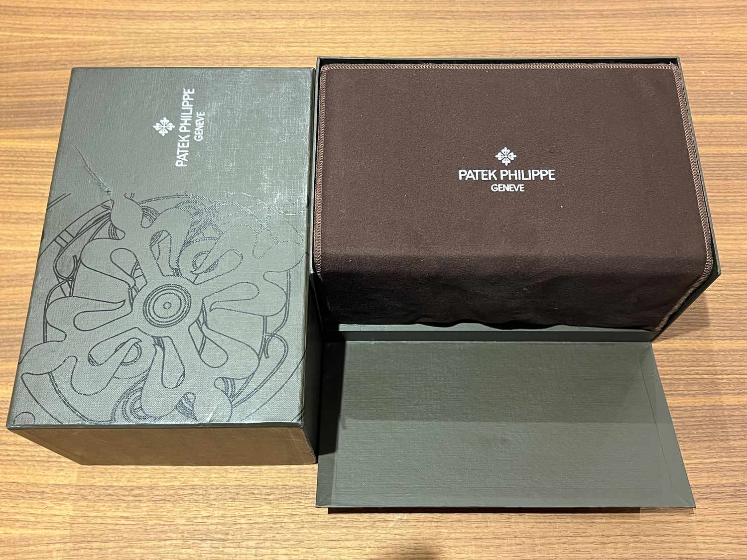 PATEK PHILIPPE Standard Big Wooden Presentation Box Nautilus Aquanaut Calatrava 2005-Present FULL SET PATEK PHILIPPE Standard Big Wooden Presentation Box Nautilus Aquanaut Calatrava 2005-Present FULL SET