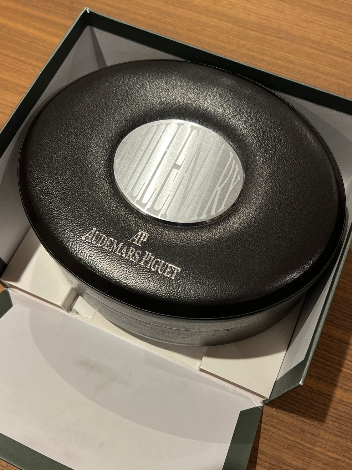 AUDEMARS PIGUET Millenary Standard Ellipse Oval Clamshell Presentation Box 1995-2011 FULL SET AUDEMARS PIGUET Millenary Standard Ellipse Oval Clamshell Presentation Box 1995-2011 FULL SET