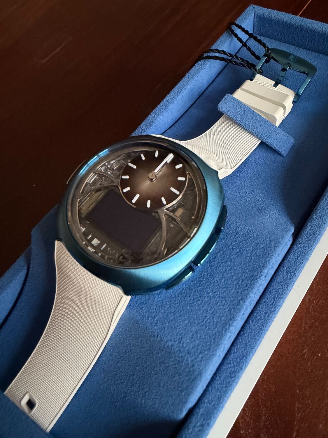 H. MOSER & CIE. Off-Grid Blue 6DI0-1202 Streamliner Black Fumé Skeleton 42.6mm Stainless Steel Blue Composite Limited Edition