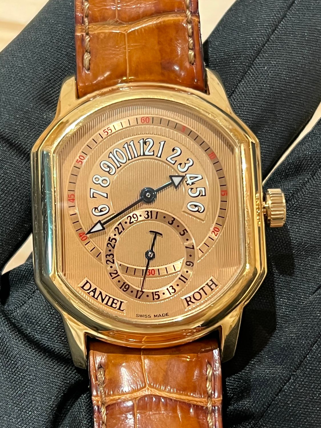 DANIEL ROTH 807.L.40 Premier Retrograde Champagne Salmon Bronze Dial 18k Yellow Gold 35mm DANIEL ROTH 807.L.40 Premier Retrograde Champagne Salmon Bronze Dial 18k Yellow Gold 35mm