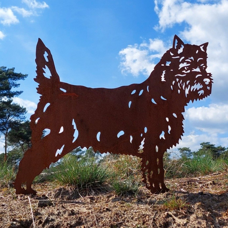 Cairn terrier van cortenstaal