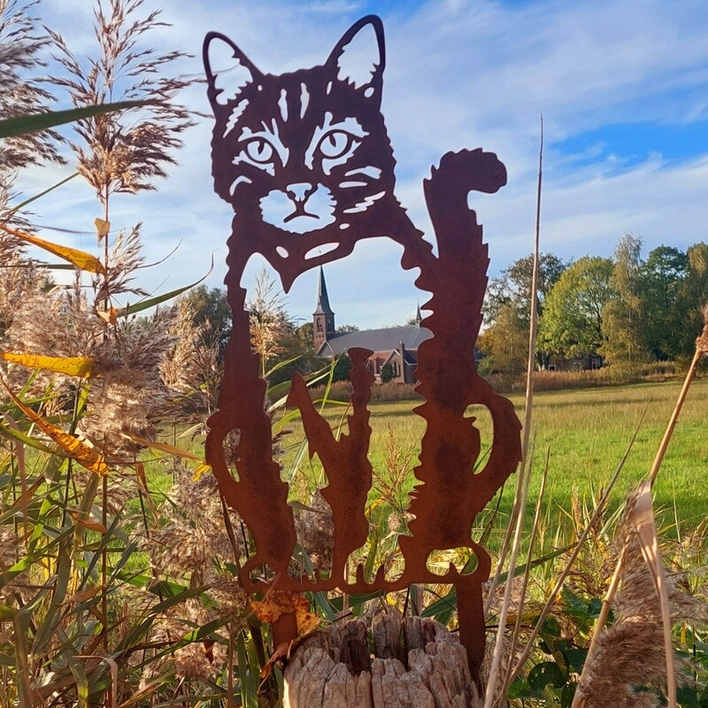 Metallkat aus Cortenstahl