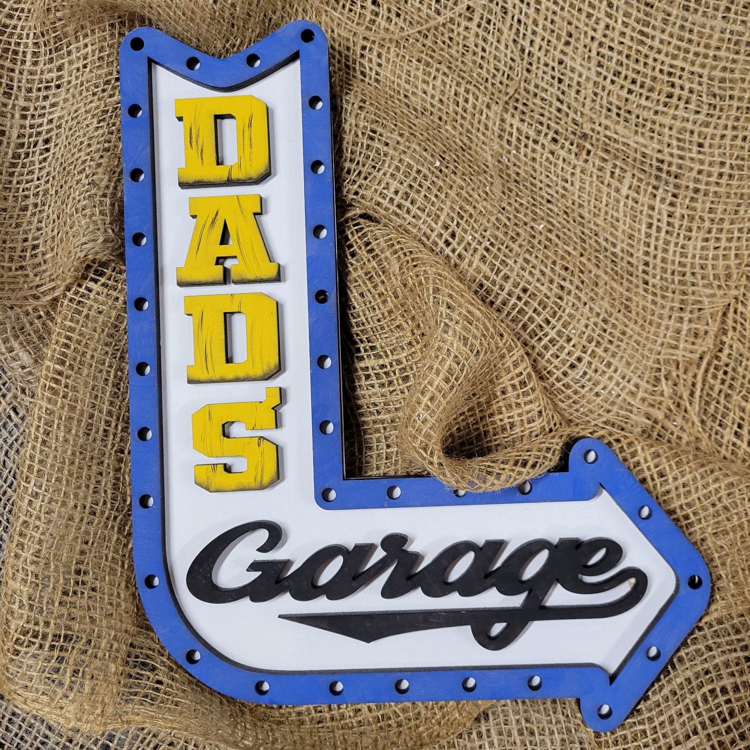 DAD&#39;S GARAGE SIGN