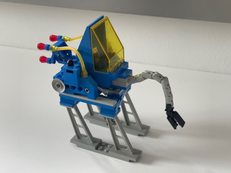 Classic Space 6882 Astro Walking Grappler
