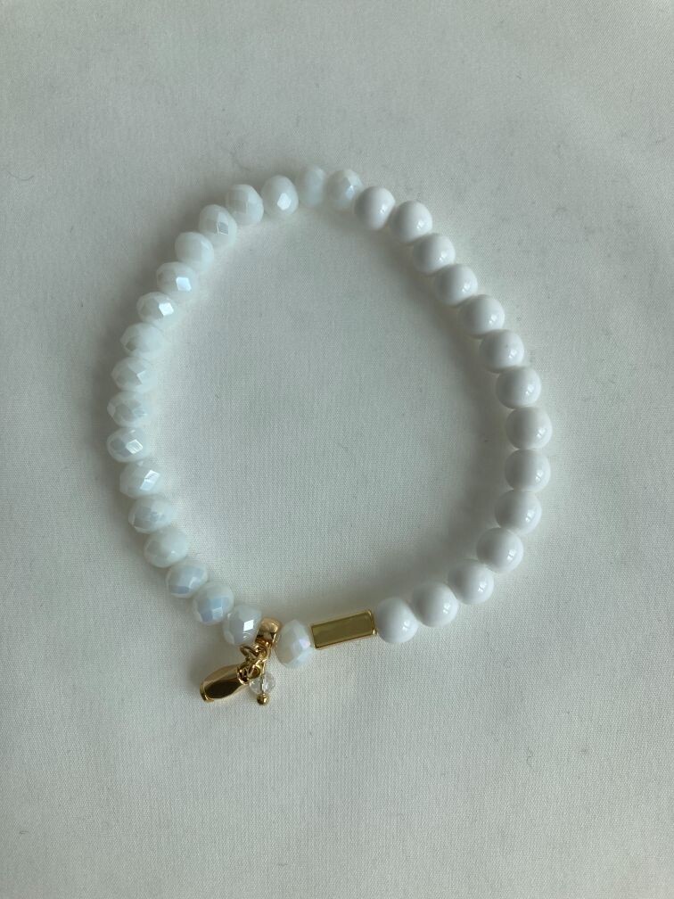 Armband witte kralen