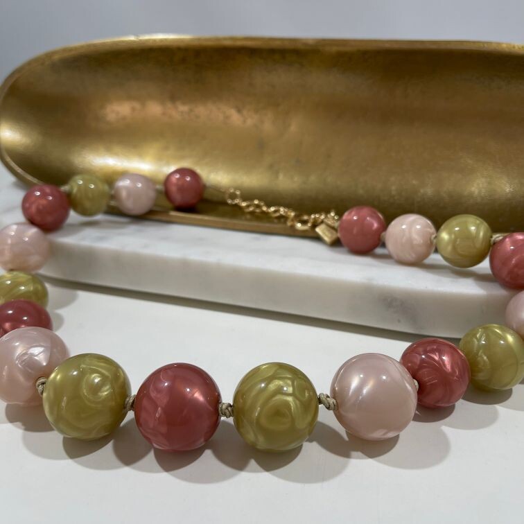 Ketting met bollen offwhite/oudroze/lichtgroen