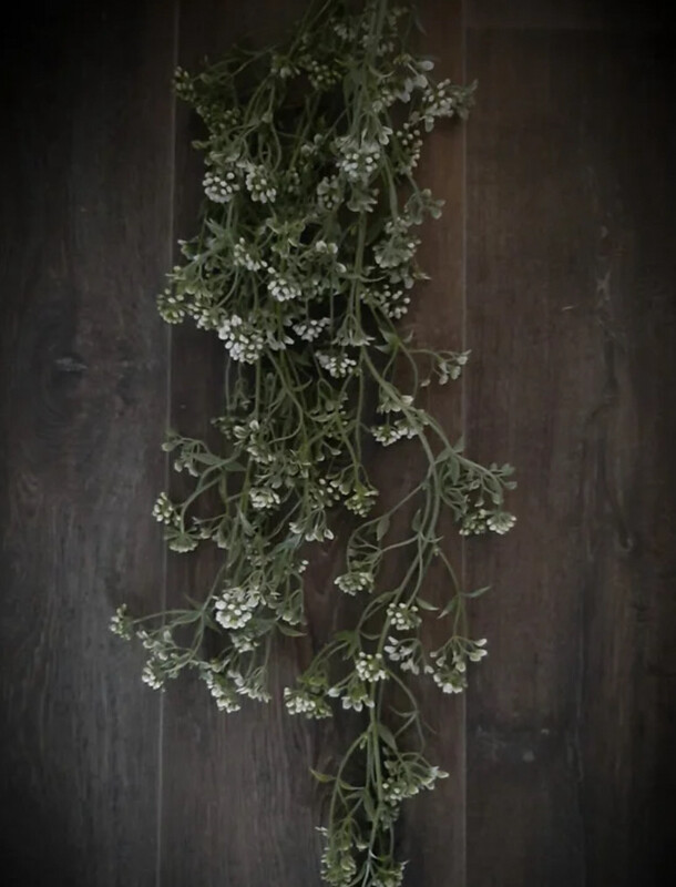 Hanger Met Witte Bloemen