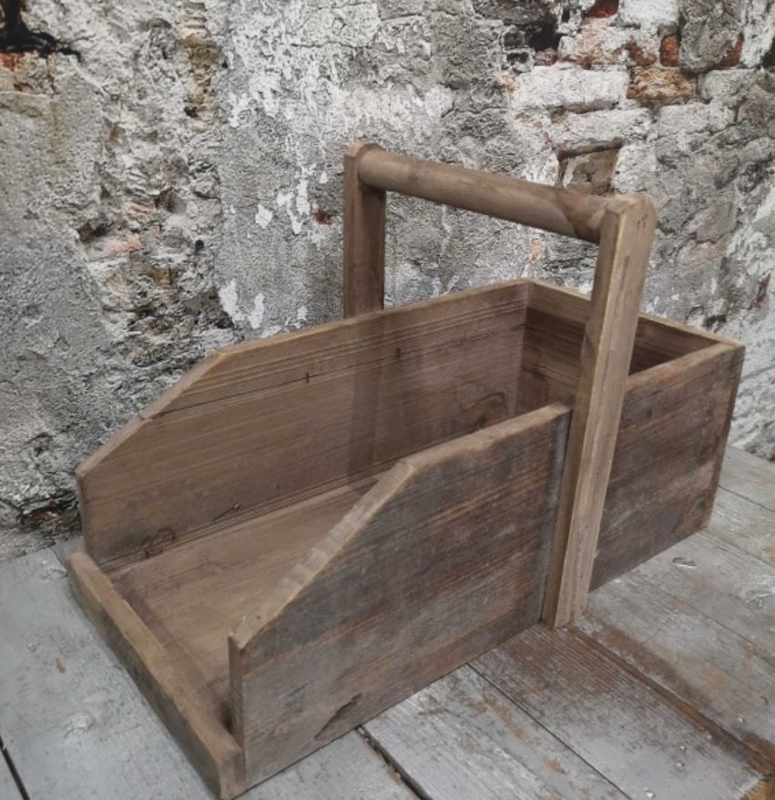 Houten bak met handvat