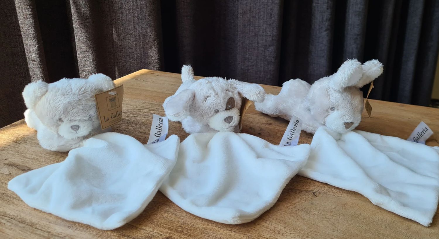 Mini beer , konijn of hond met dekentje