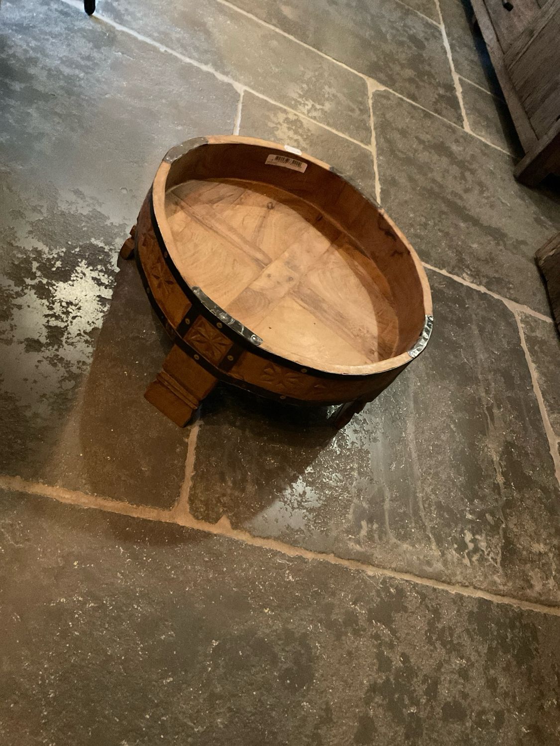 Authentieke tafel op pootjes
