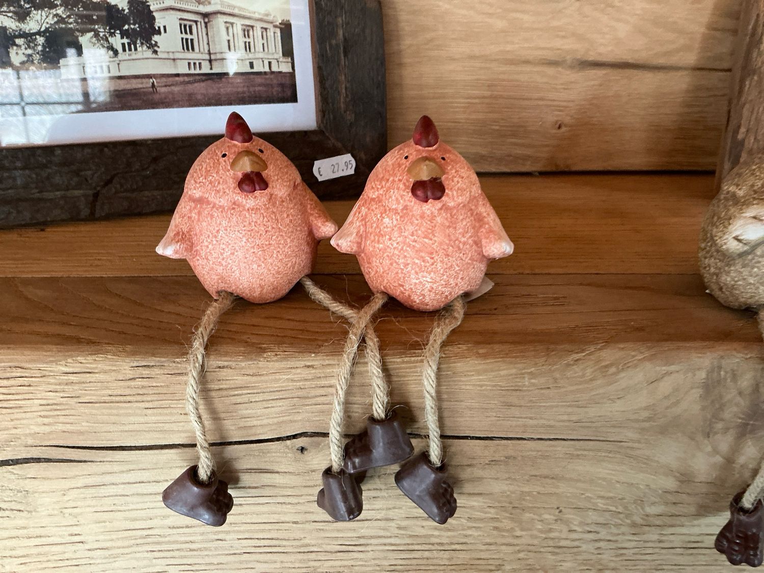 Kuiken met hangende beentjes keuze uit 2 verschillende kleuren (per stuk) 8cm hoog