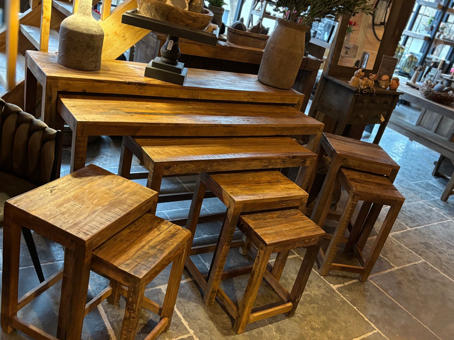 Middelgrote houten bank 145x37x74cm
