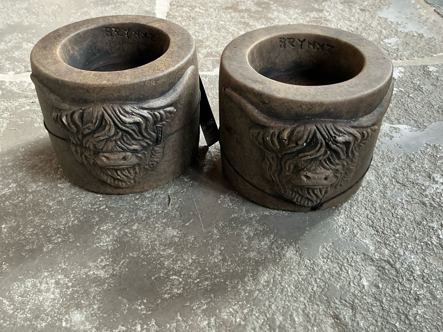 Stenen theelicht hooglander brown 11x8cm