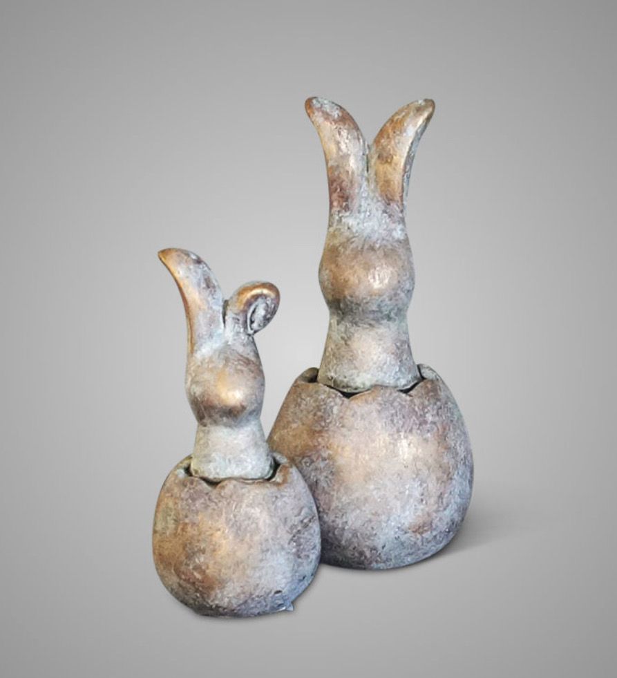 Stenen konijnen setje van 2. (9x7cm en 19x15cm)