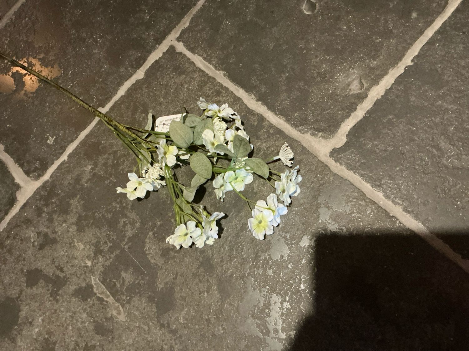 Flower spray white