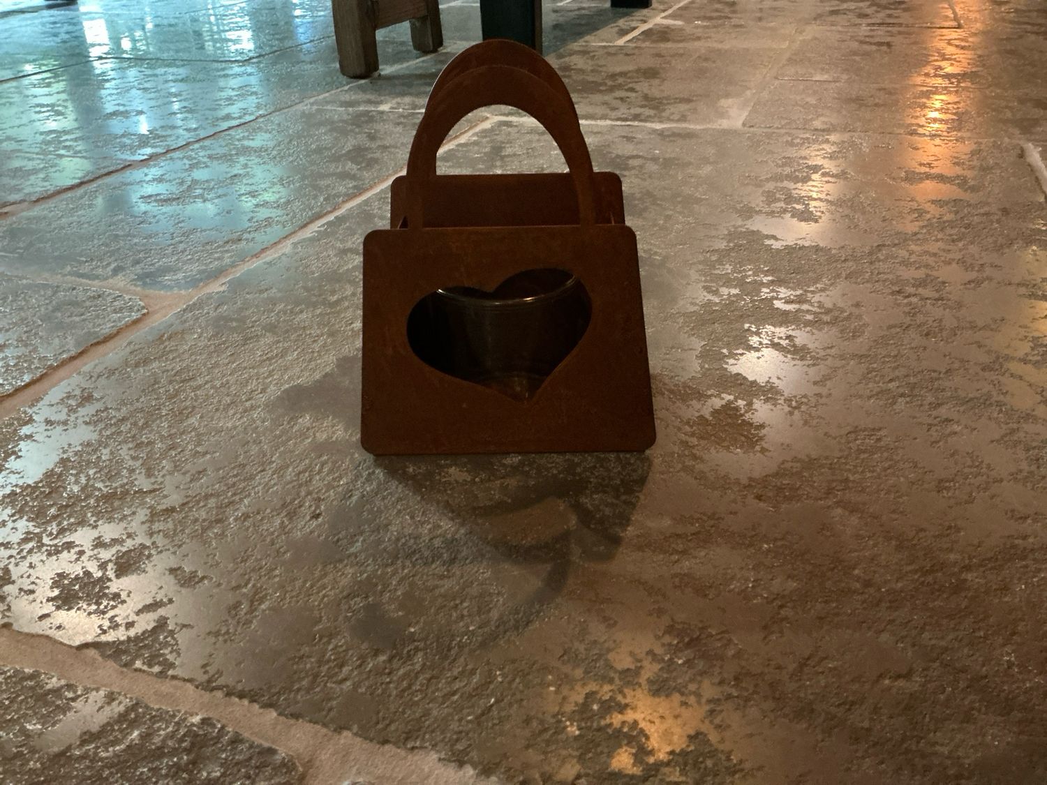 Roeste handtas met theelichtje