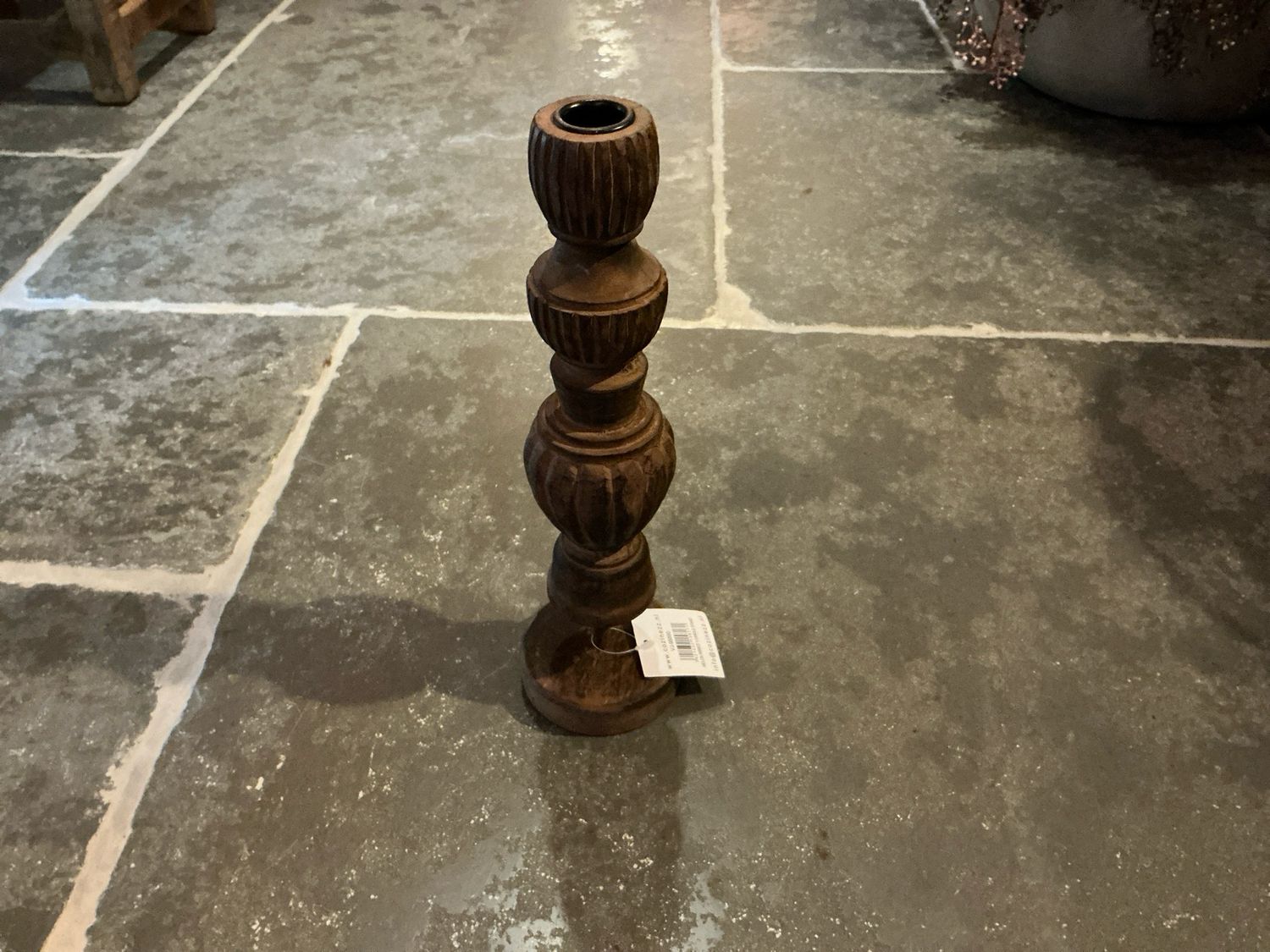 Houten kandelaar voor dinerkaars