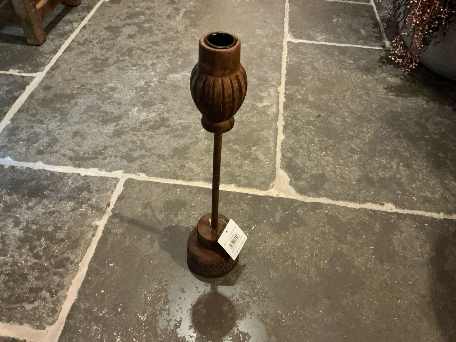 Houten kandelaar voor dinerkaars