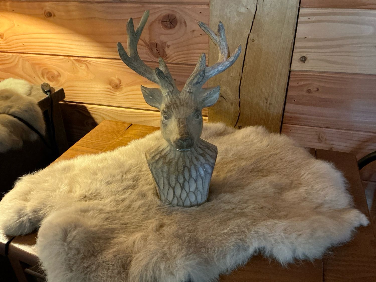 Houten rendier 24cm hoog