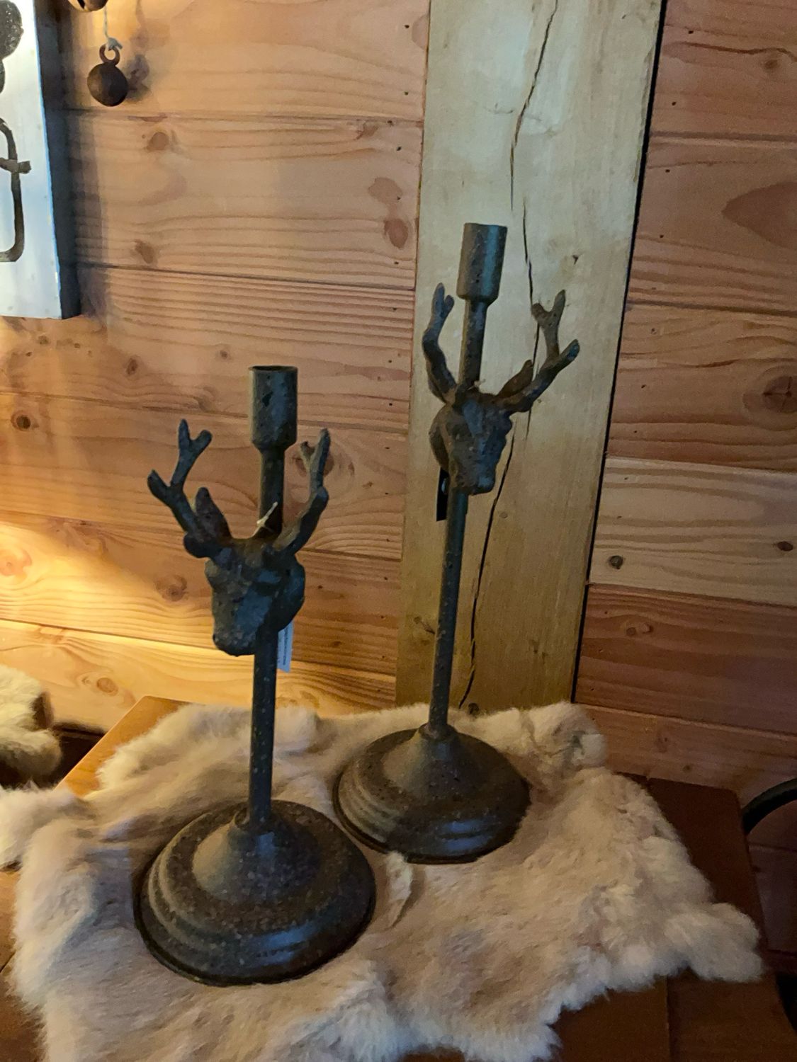 Kandelaar met hertenkop 32cm hoog