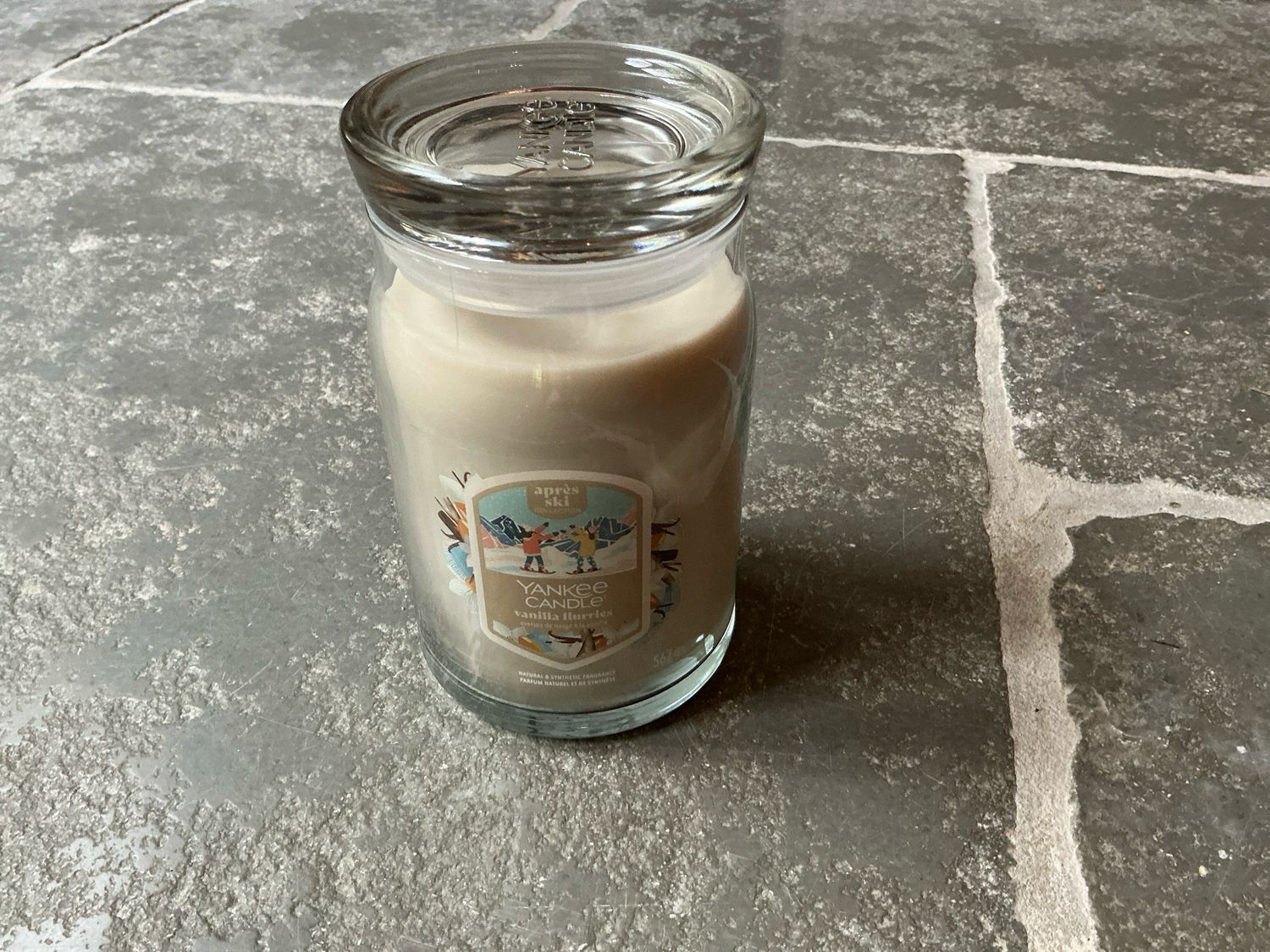 Yankee Candle large vanilla Flurries