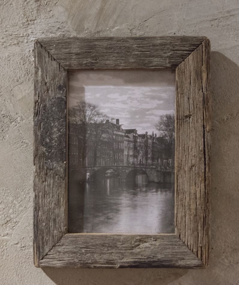 Fotokader in oud hout Afmeting ca. (HxBxD) 21x16x2 cm