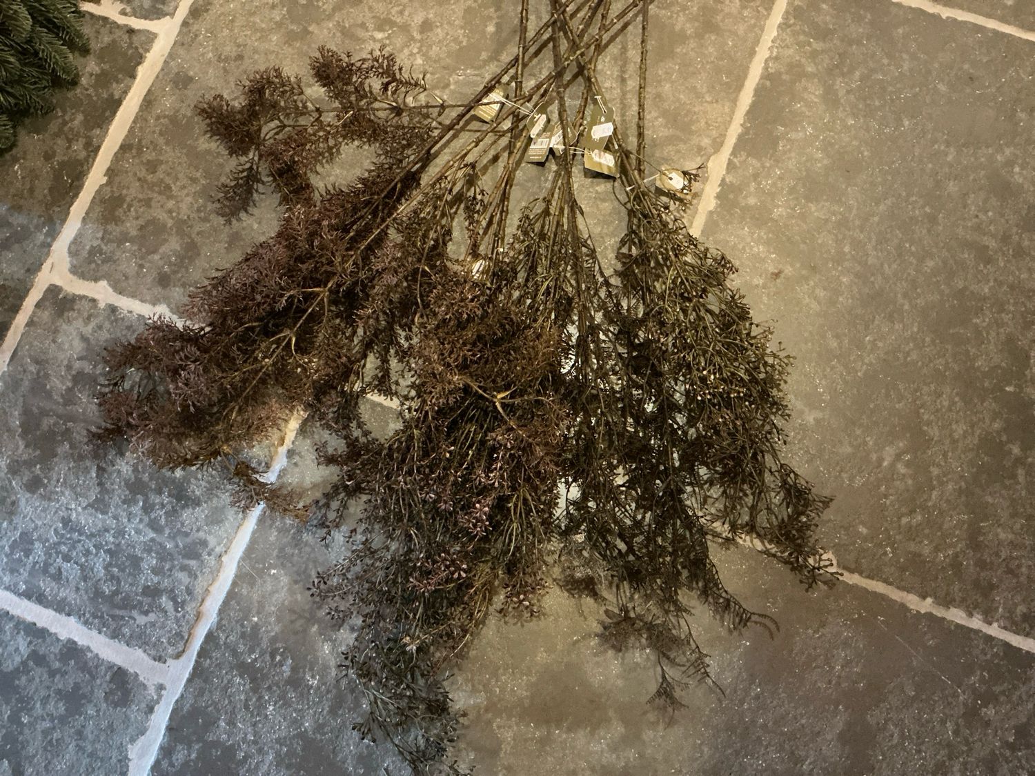 Kunsttak leafs brown