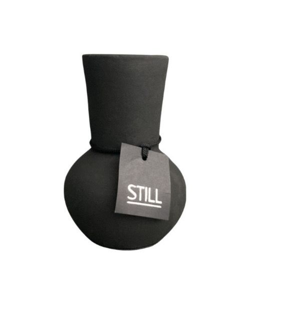 Still black vaasje Afmetingen	Ca. 10 L x 10 B x 14 H cm