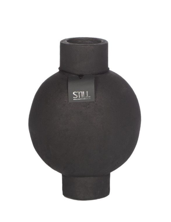 Still black vaas Afmetingen	Ca. 20 B x 16 D x 34 H cm