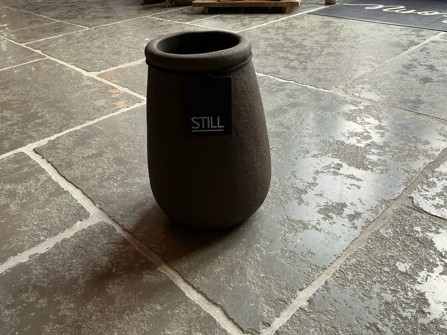 Still vaas dark 25x12cm