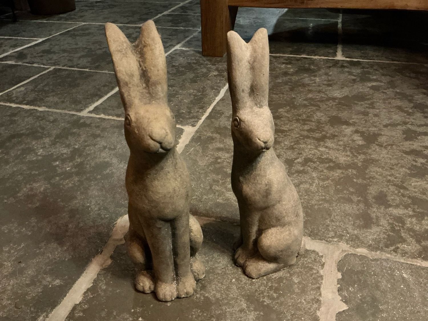 Stenen haas keuze uit 2 verschillende soorten  8x33cm