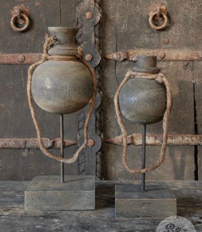 Kruikje op voet Afmeting ca. (HxBxD) 35x12x12 cm