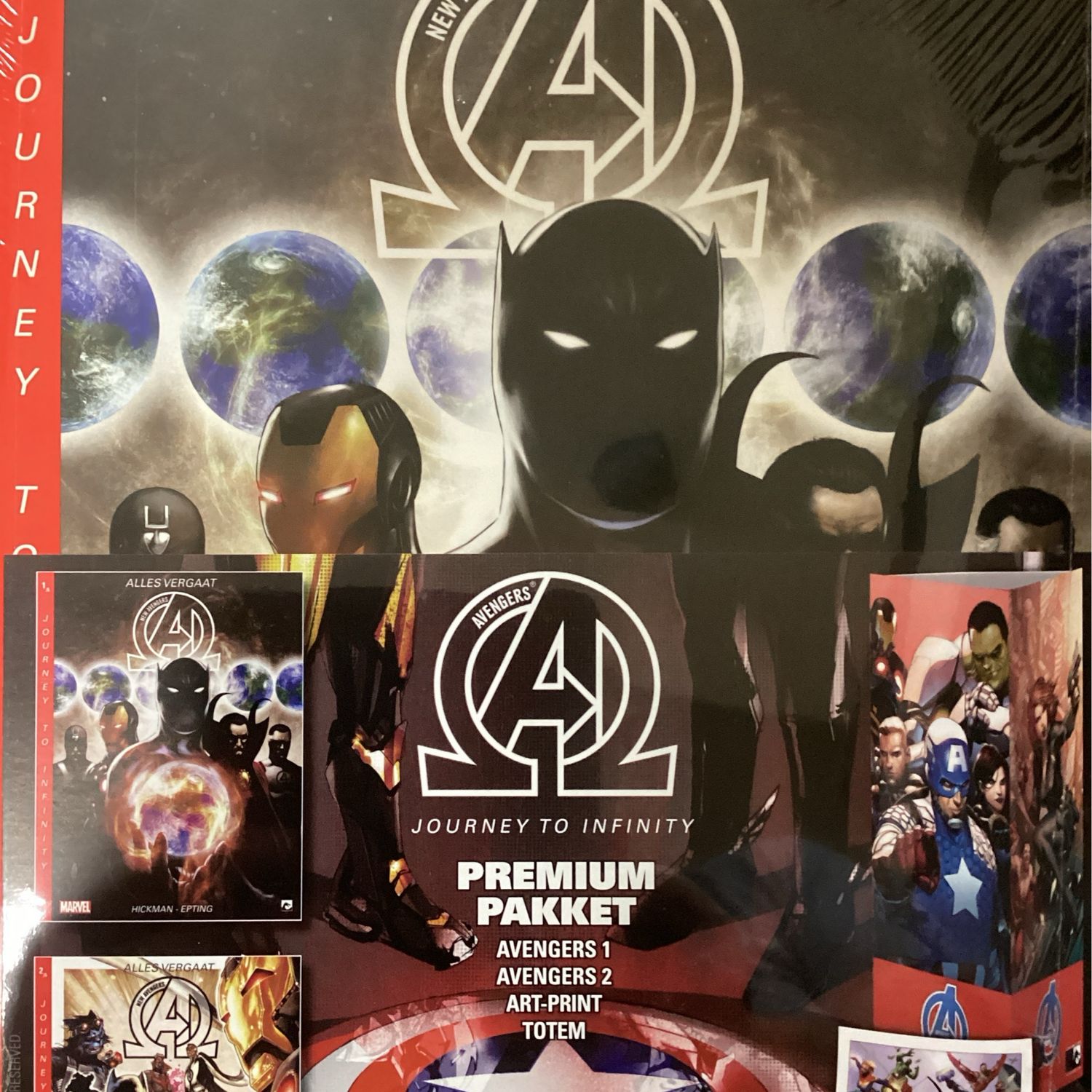 Avengers: Journey to Inifinity 1 en 2 Premium Pack met art-print en totem