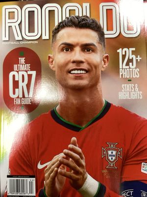 RONALDO LIVING LEGEND US  #24044