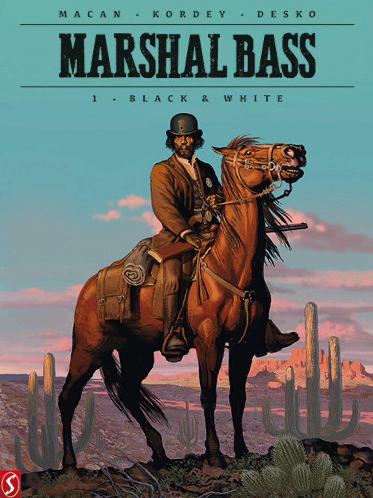 Marshal Bass : Hc01. Black &amp; White