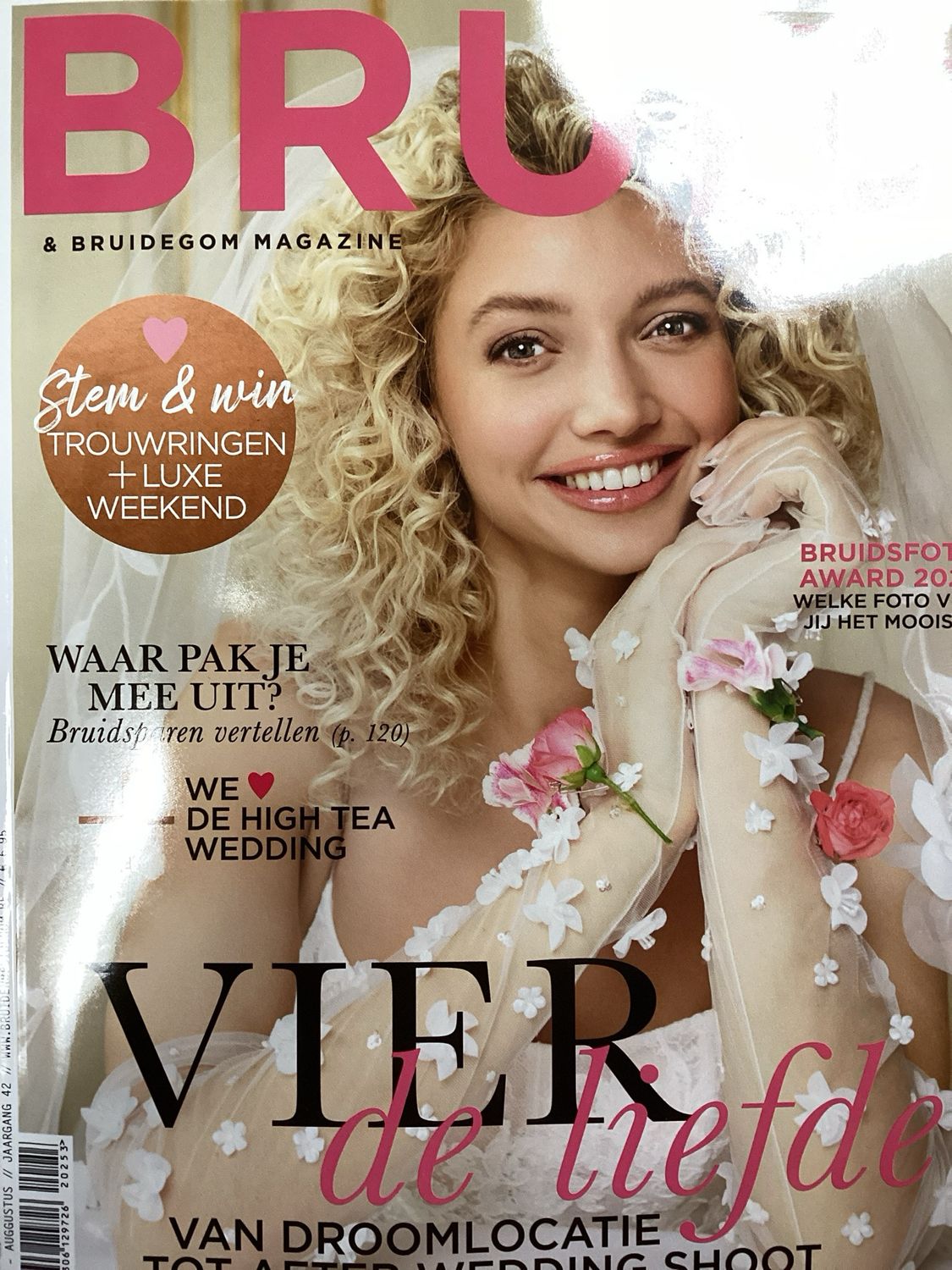 BRUID  EN BRUIDEGOM #03/25