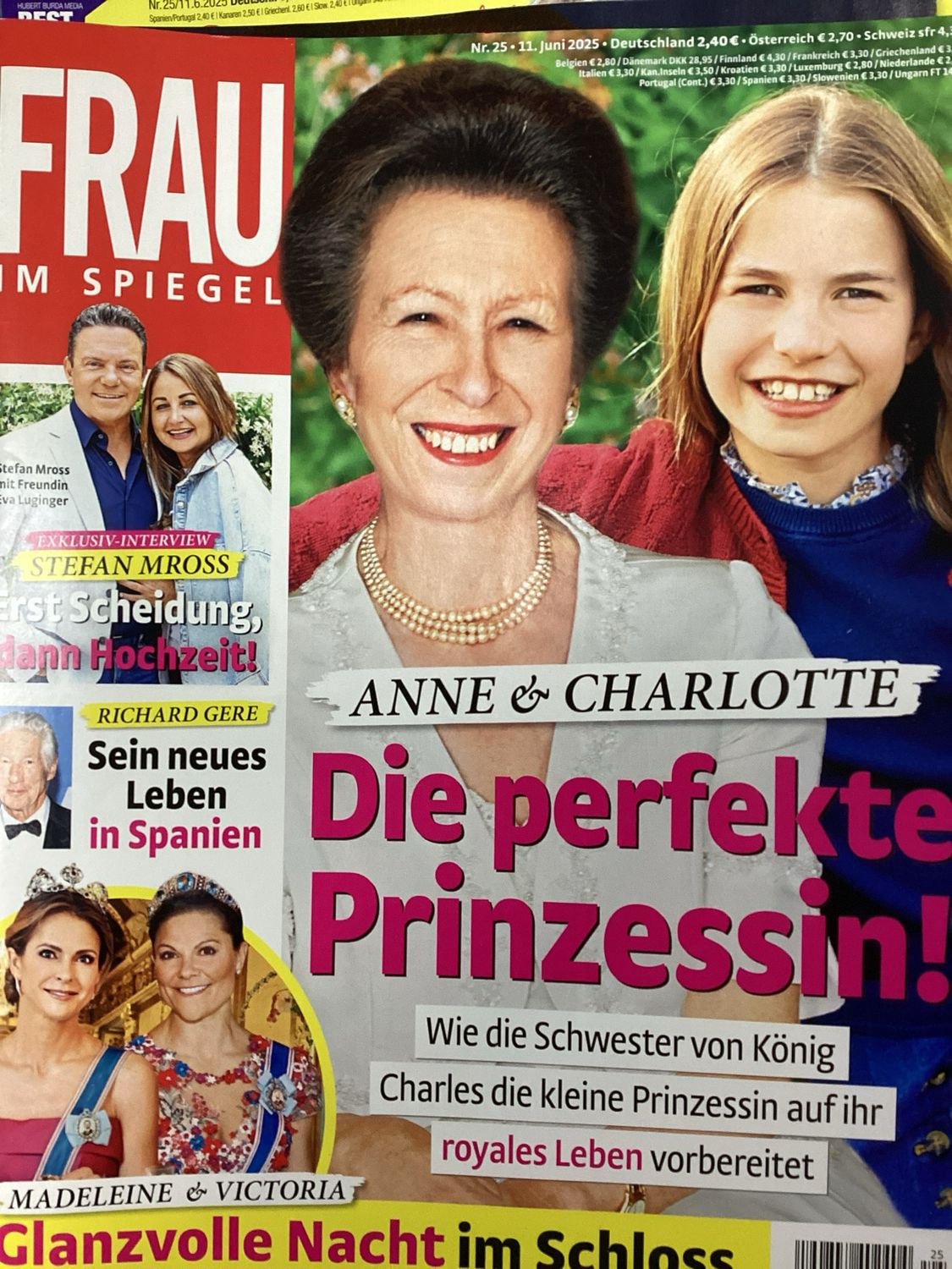 FRAU IM SPIEGEL D #25025