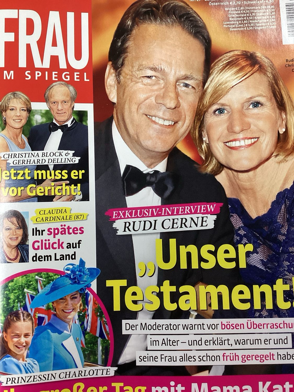 FRAU IM SPIEGEL D #25027